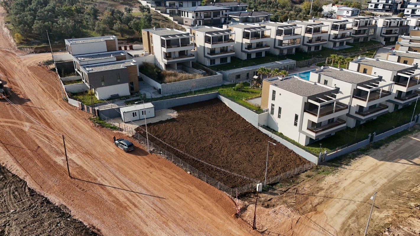 BURSA GÜMÜŞTEPE 20'LİK YOLA CEPHE KÖŞE PARSEL TİCARİ KONUT