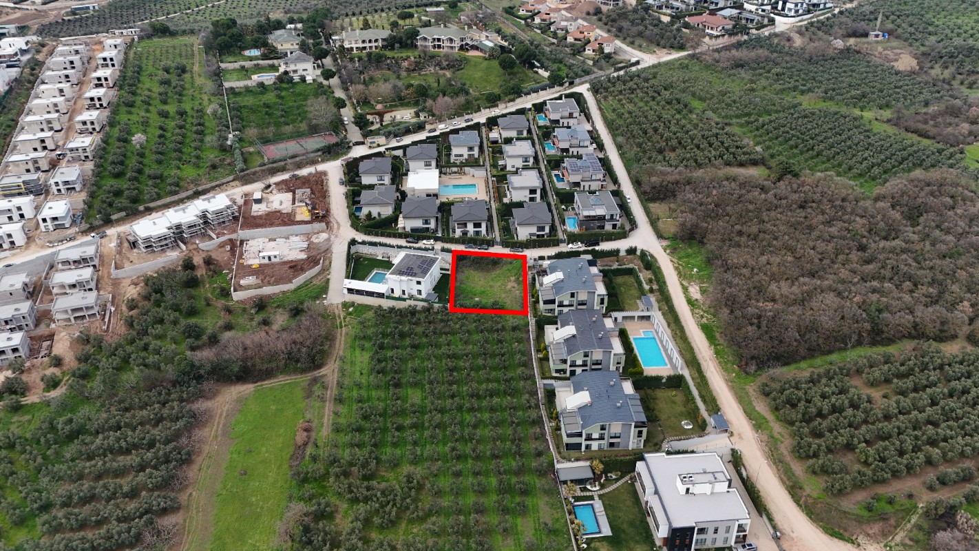 MUDANYA BADEMLİ'DE MANZARALI 750m² SATILIK ARSA