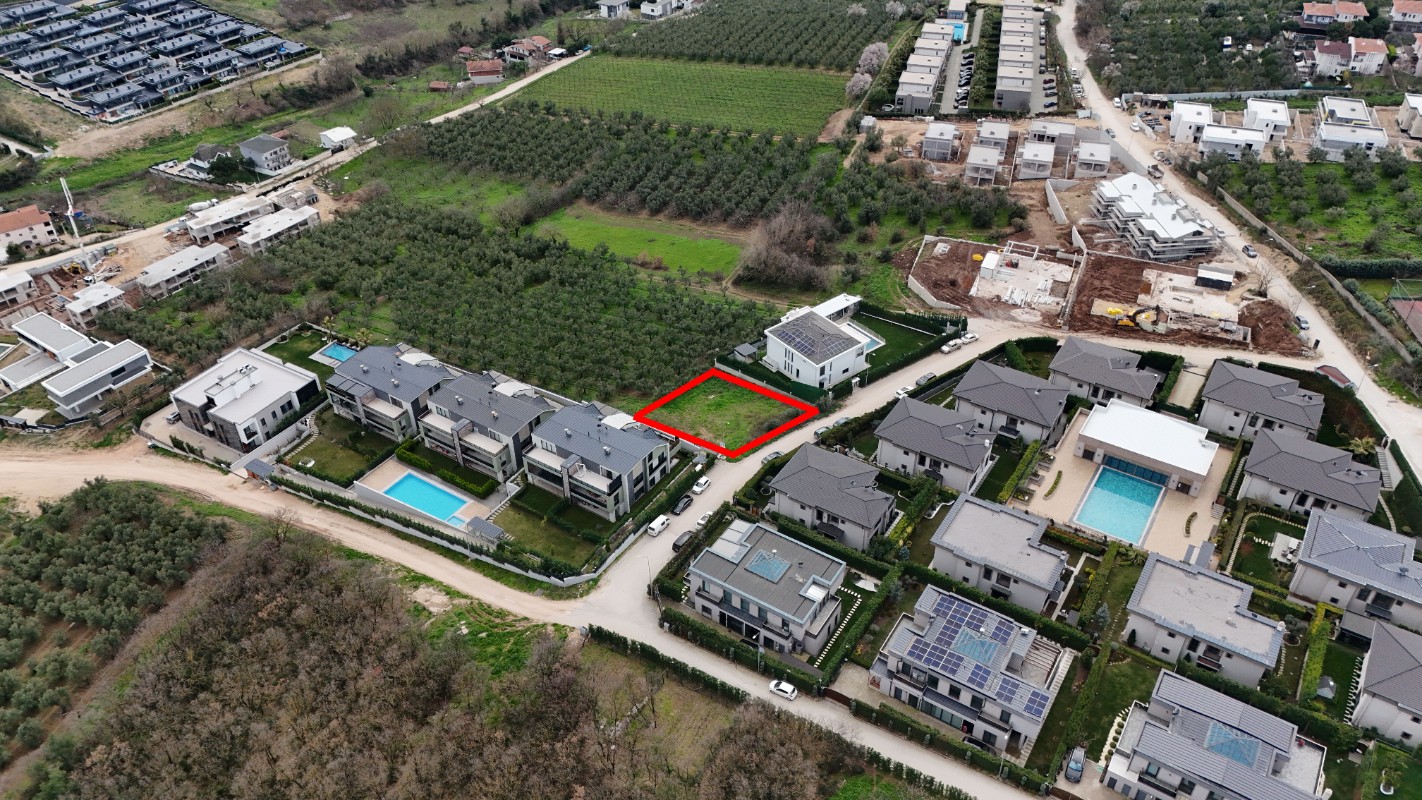 MUDANYA BADEMLİ'DE MANZARALI 750m² SATILIK ARSA
