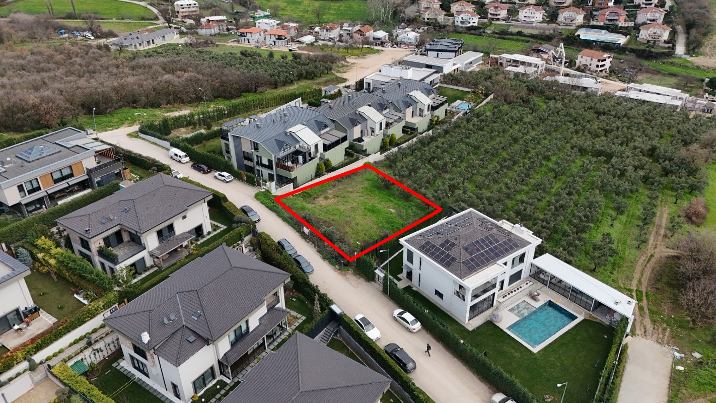 MUDANYA BADEMLİ'DE MANZARALI 750m² SATILIK ARSA