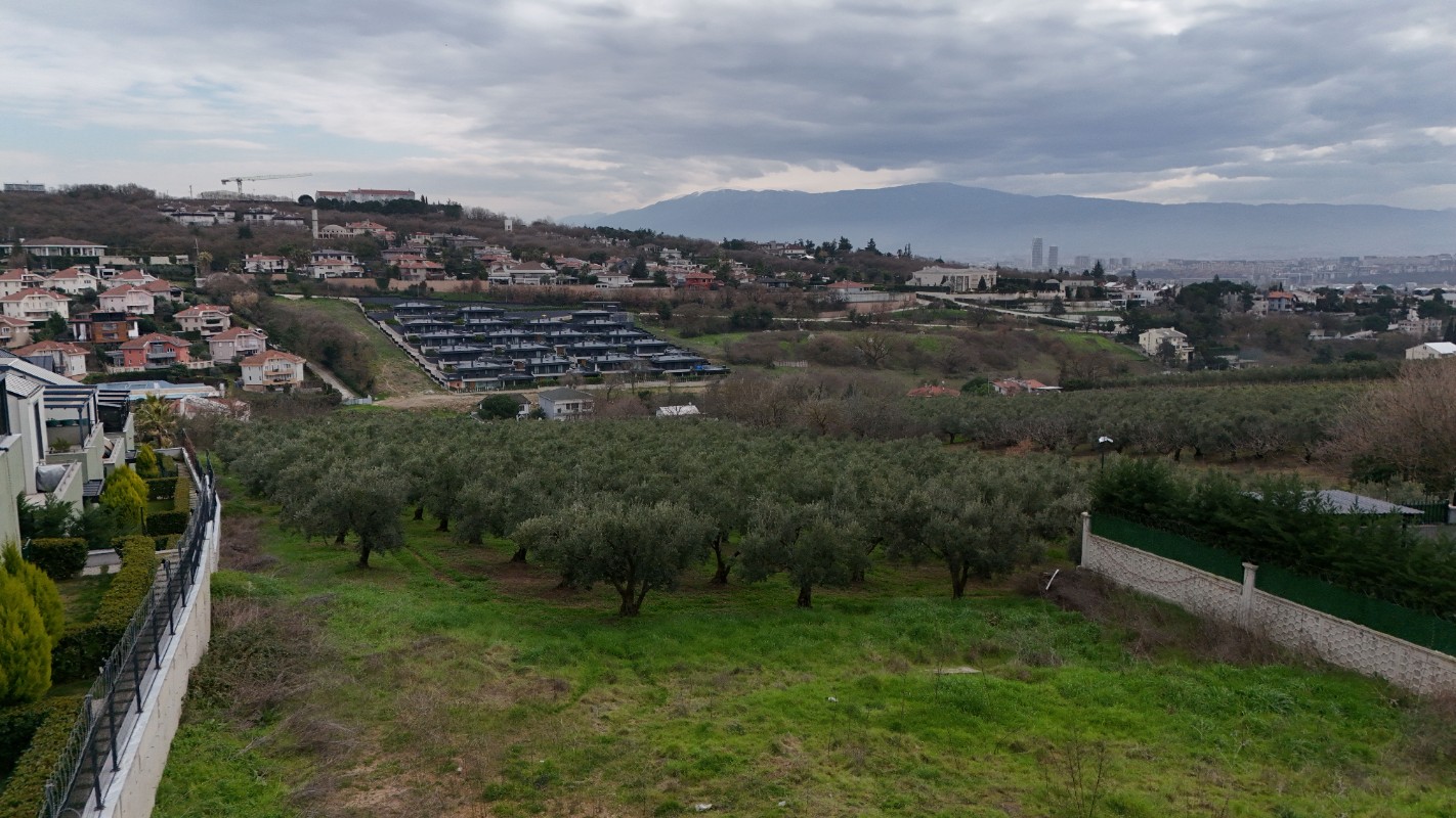 MUDANYA BADEMLİ'DE MANZARALI 750m² SATILIK ARSA