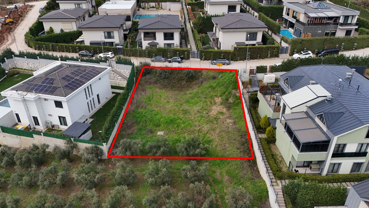 MUDANYA BADEMLİ'DE MANZARALI 750m² SATILIK ARSA