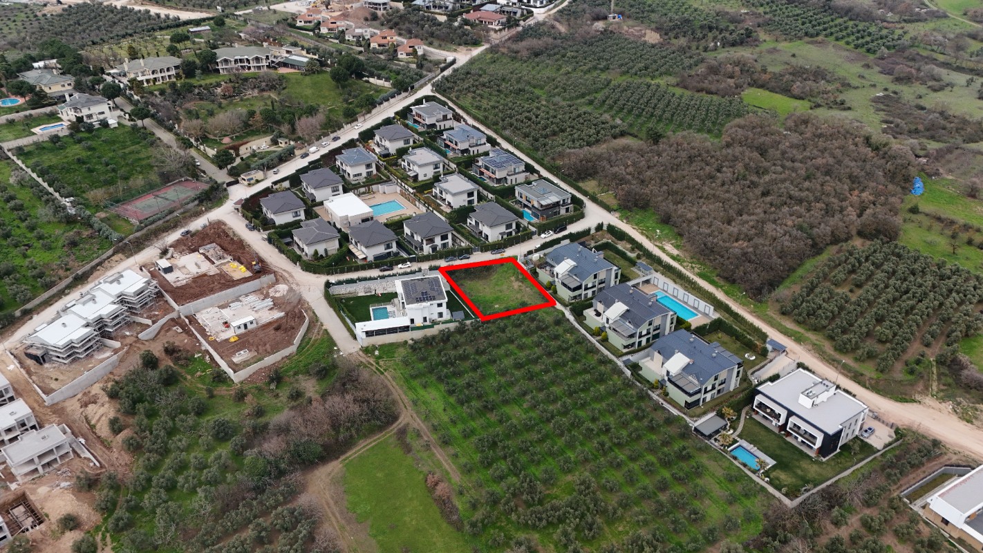 MUDANYA BADEMLİ'DE MANZARALI 750m² SATILIK ARSA