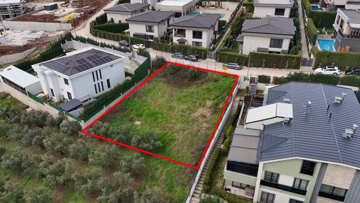 MUDANYA BADEMLİ'DE MANZARALI 750m² SATILIK ARSA