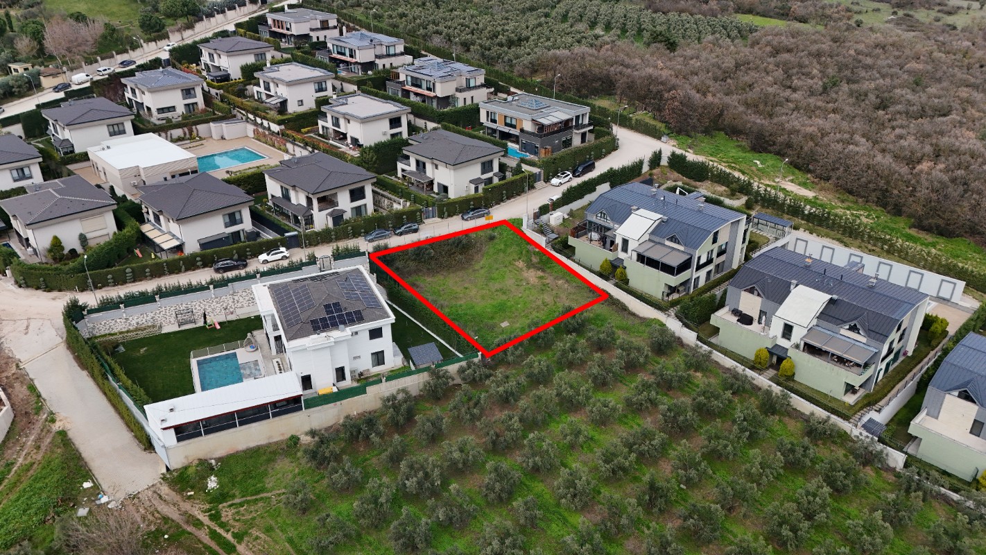 MUDANYA BADEMLİ'DE MANZARALI 750m² SATILIK ARSA