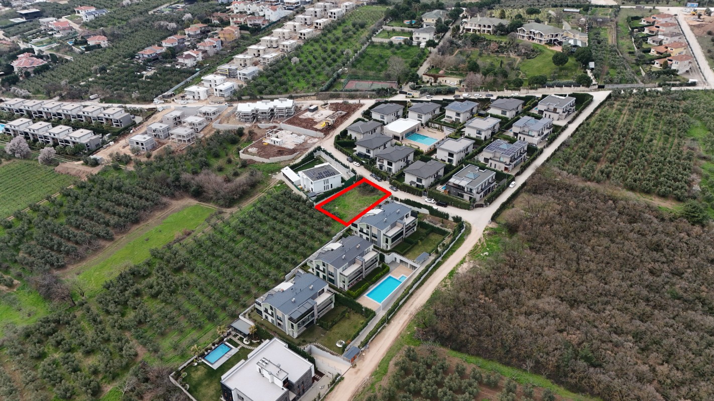 MUDANYA BADEMLİ'DE MANZARALI 750m² SATILIK ARSA
