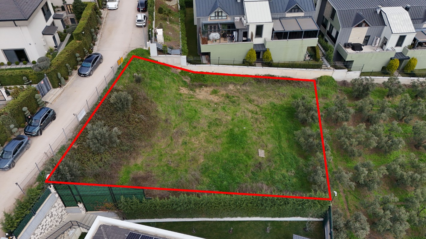 MUDANYA BADEMLİ'DE MANZARALI 750m² SATILIK ARSA