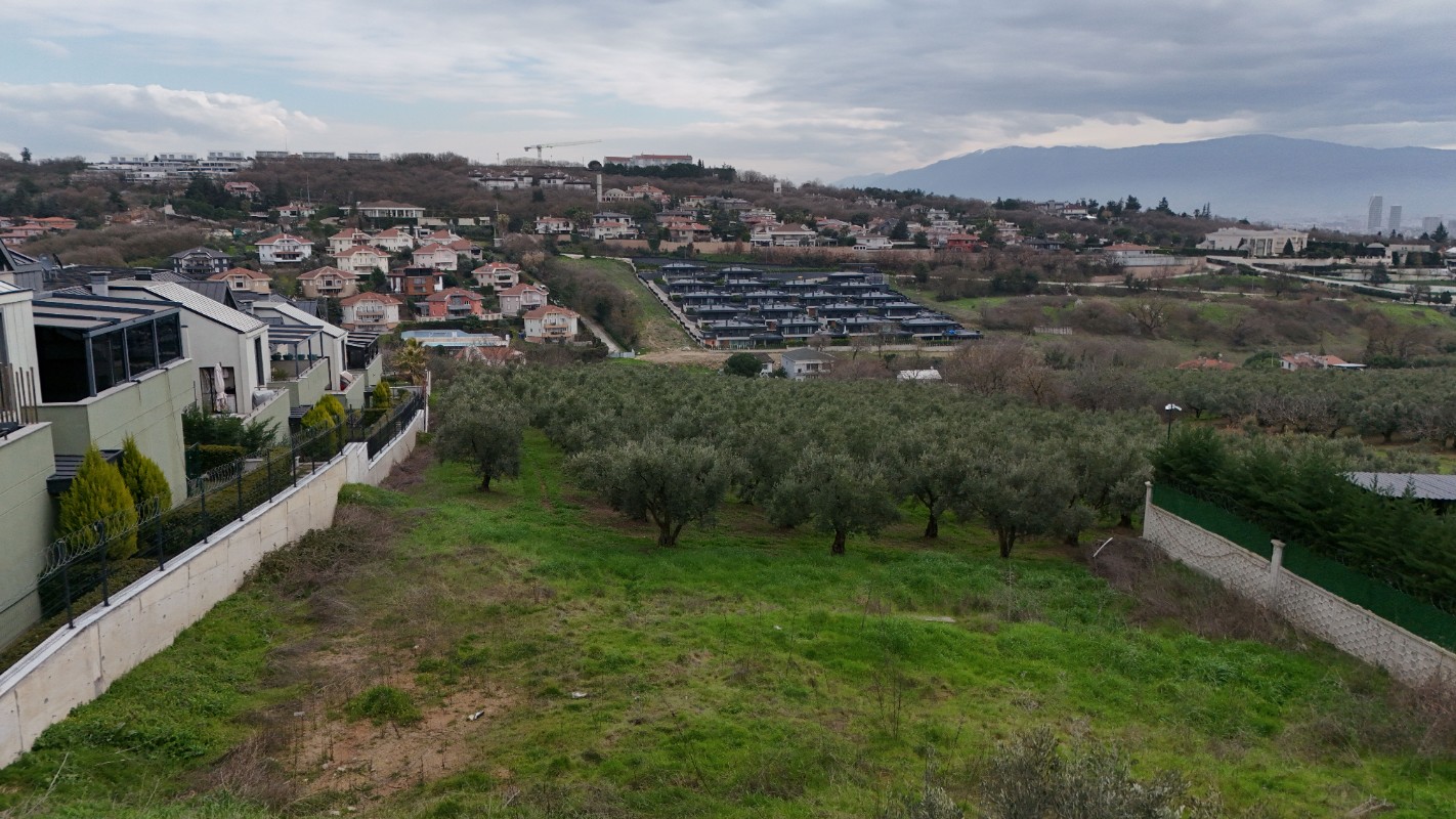 MUDANYA BADEMLİ'DE MANZARALI 750m² SATILIK ARSA