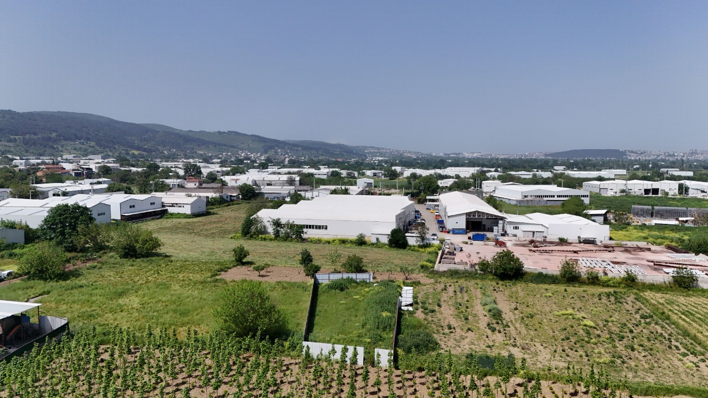 NİLÜFER YAYLACIKTA FABRİKA-DEPO BÖLGESİNDE 719M² TARLA