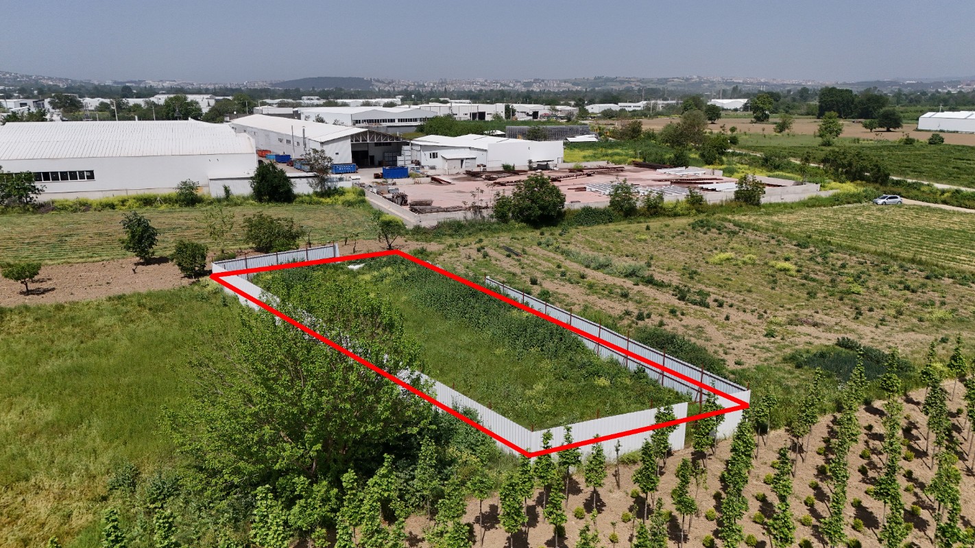 NİLÜFER YAYLACIKTA FABRİKA-DEPO BÖLGESİNDE 719M² TARLA