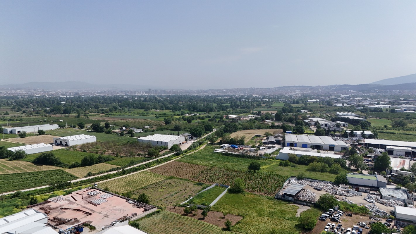 NİLÜFER YAYLACIKTA FABRİKA-DEPO BÖLGESİNDE 719M² TARLA