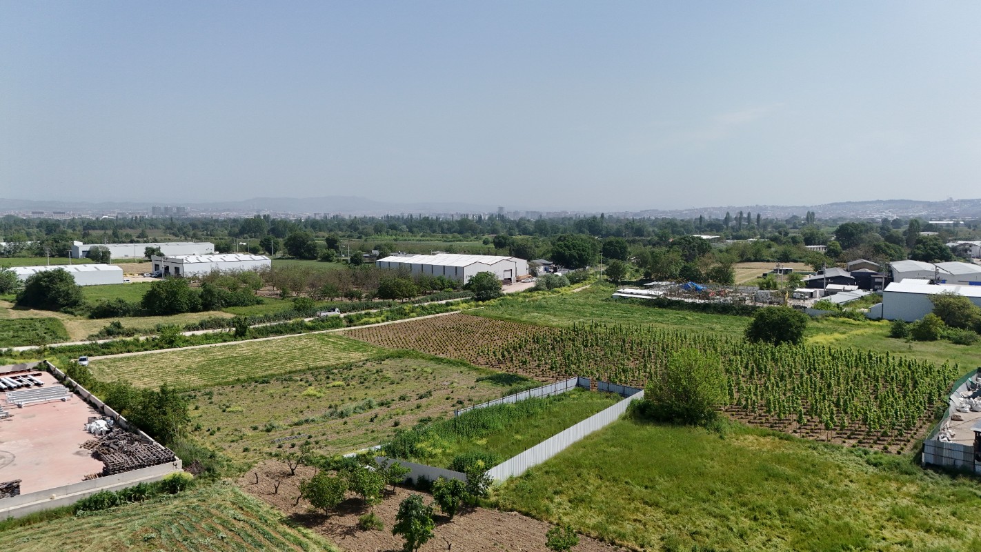 NİLÜFER YAYLACIKTA FABRİKA-DEPO BÖLGESİNDE 719M² TARLA