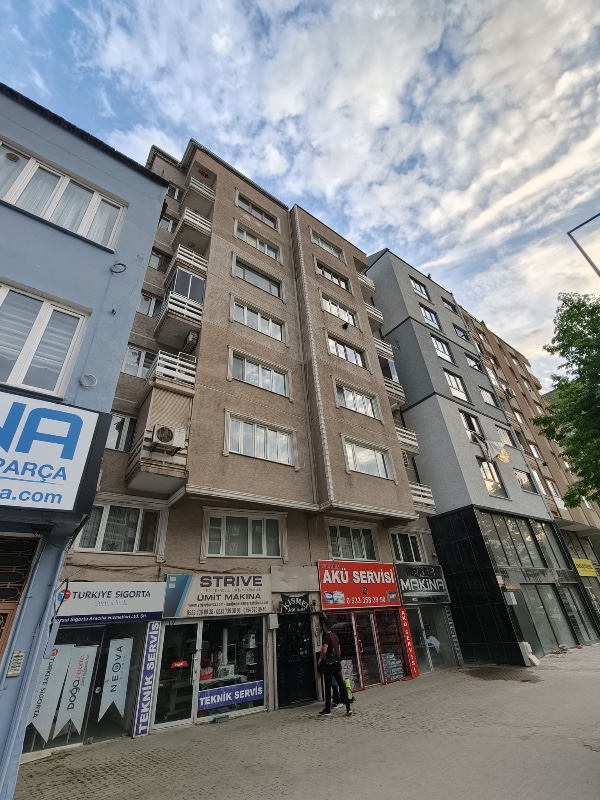 ANKARA CADDESİ DAVUTDEDE METRO İSTASYONU YANI KİRALIK 3+1 DAİRE