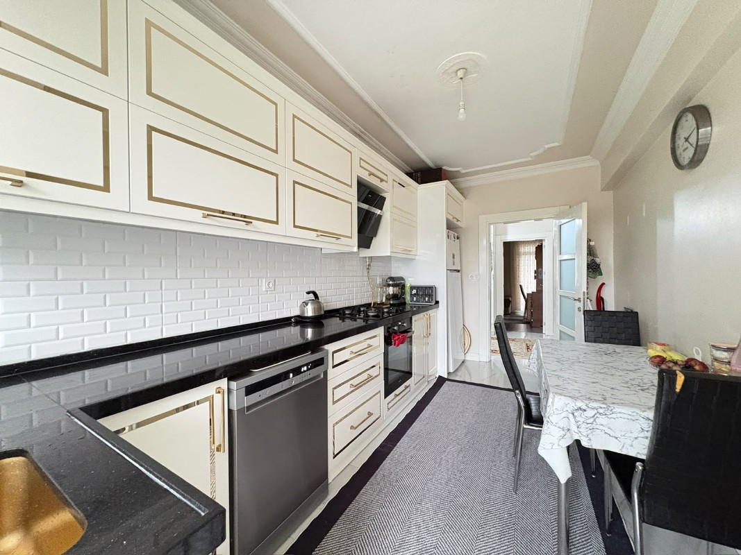 BURSA NİLÜFER FETHİYE'DE METROYA YAKIN 140 m² NET 3+1 DAİRE