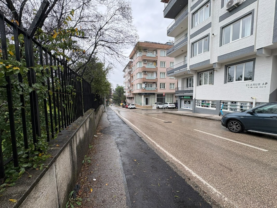 BURSA NİLÜFER FETHİYE'DE METROYA YAKIN 140 m² NET 3+1 DAİRE